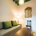 Independent Beautiful House Seville City Center With Private Parking