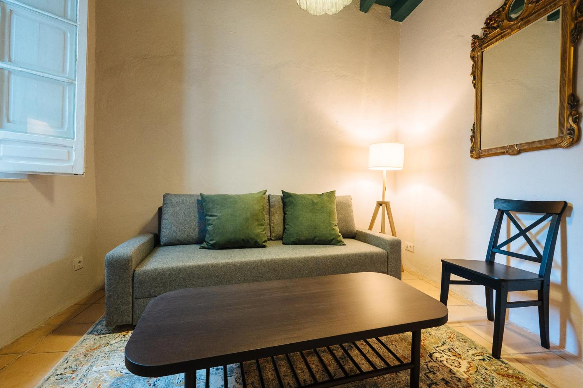 Independent Beautiful House Center With Private Parking * Séville