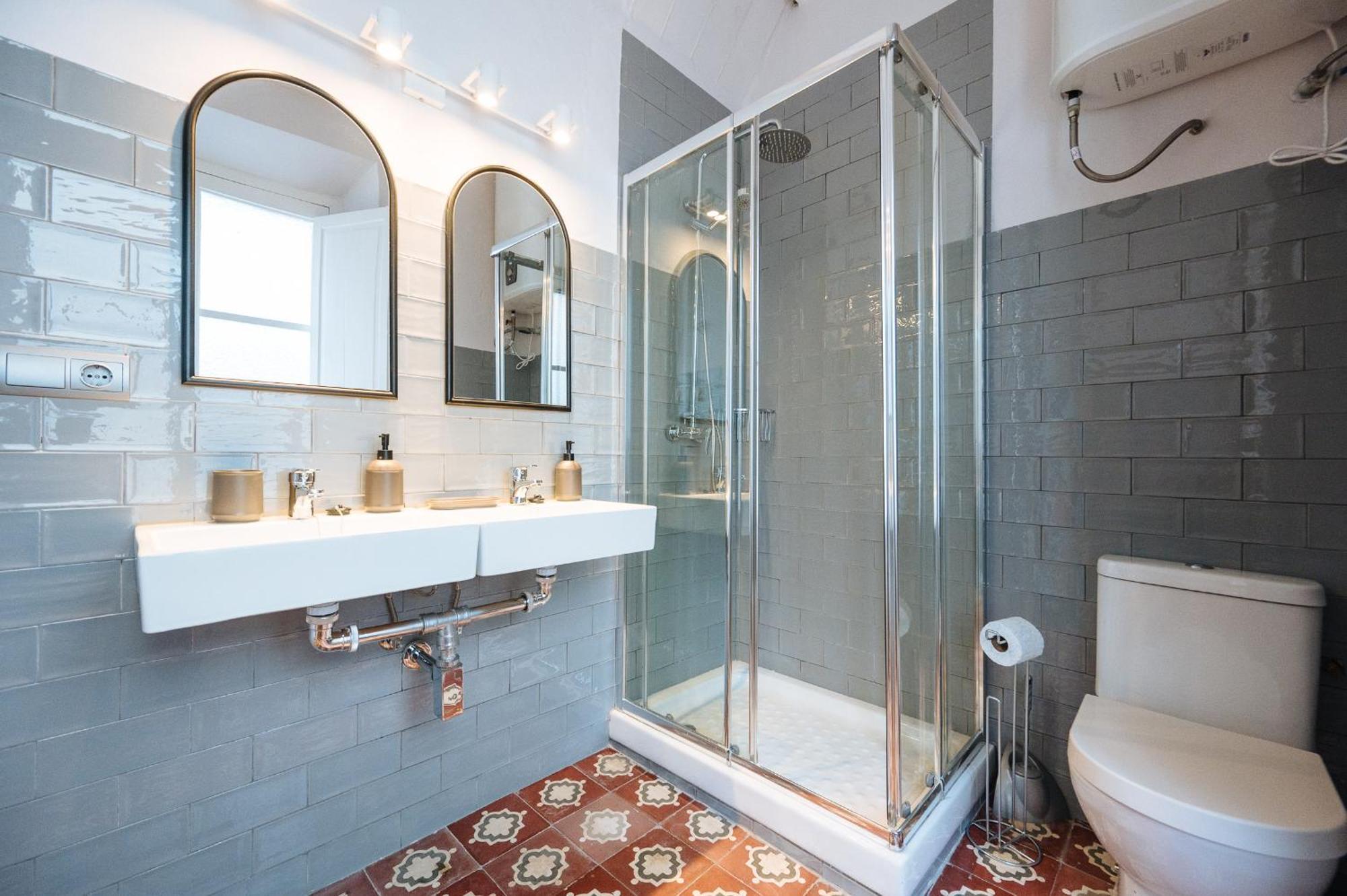 Independent Beautiful House Center With Private Parking *