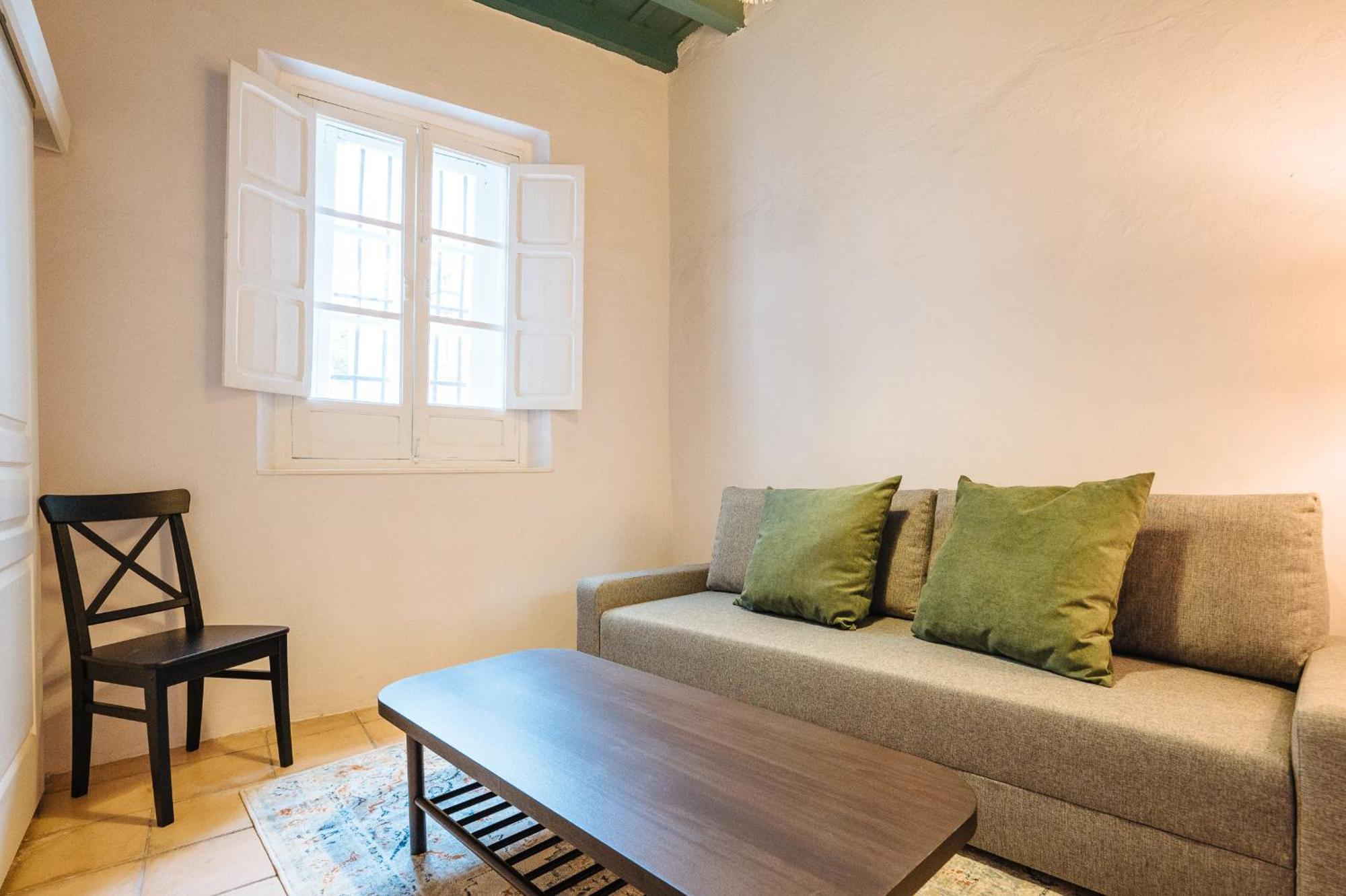 Independent Beautiful House Center With Private Parking