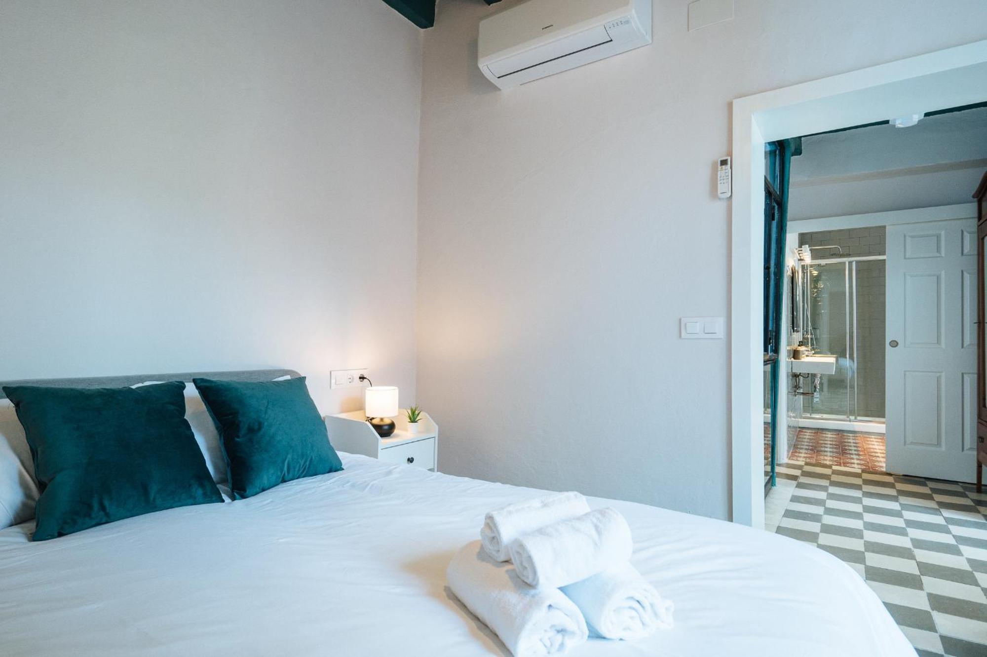 Independent Beautiful House Center With Private Parking Hébergement de vacances *