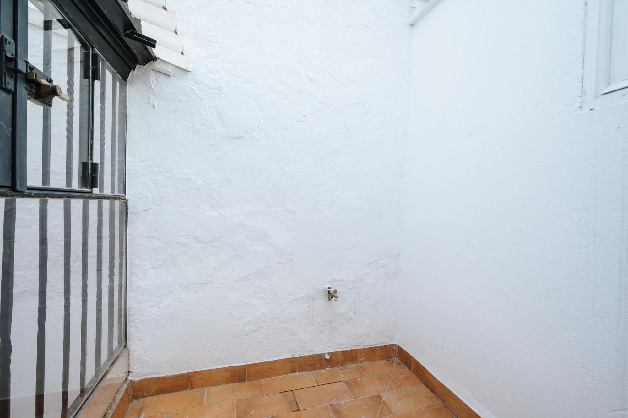 Hébergement de vacances Independent Beautiful House Center With Private Parking
