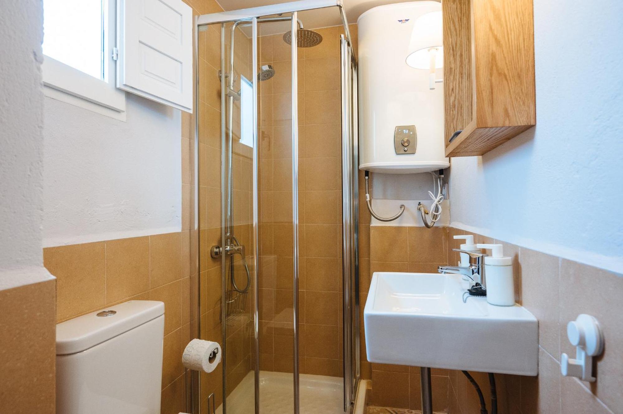 Independent Beautiful House Center With Private Parking *