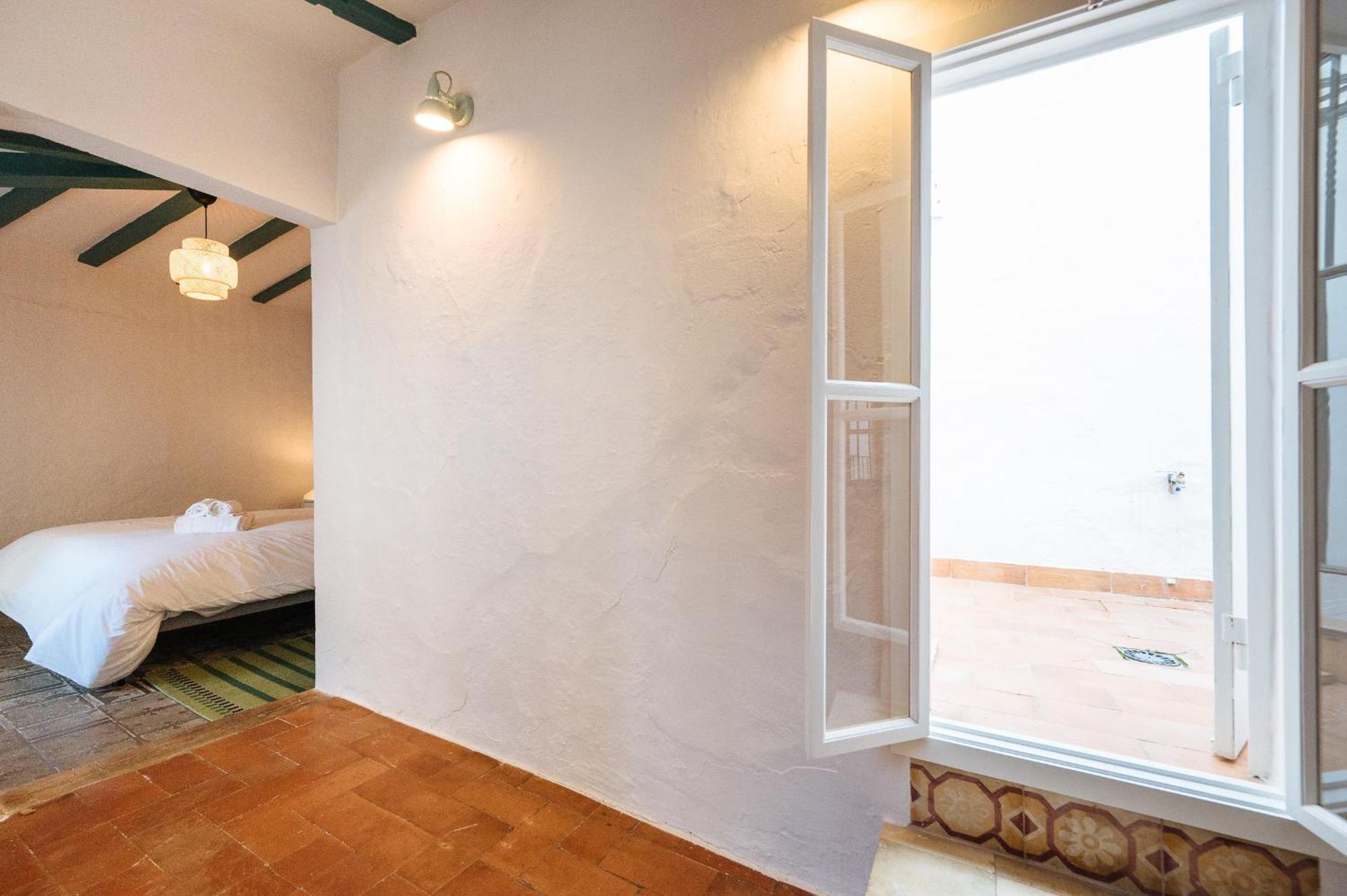 Independent Beautiful House Center With Private Parking *