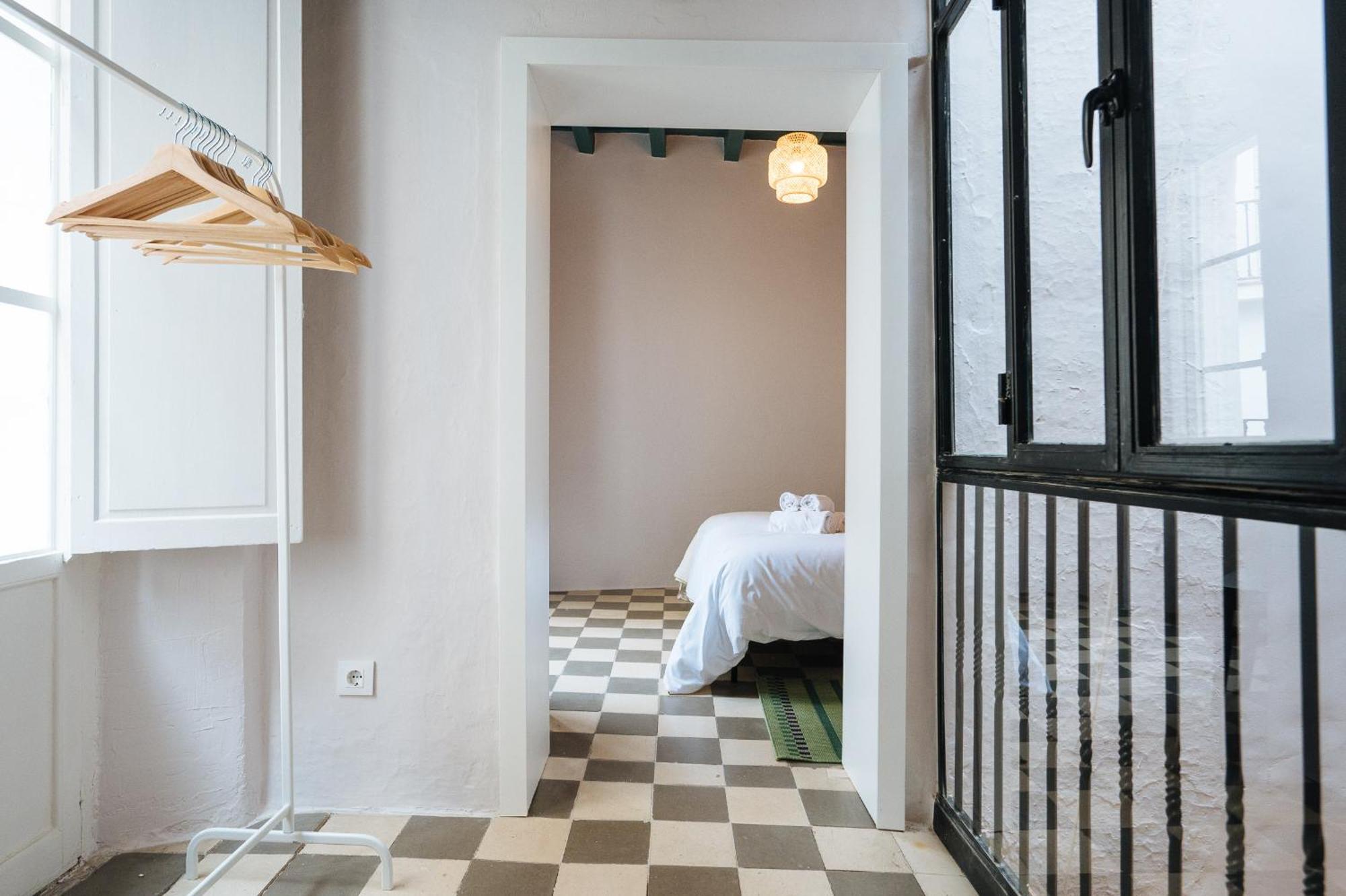 Hébergement de vacances Independent Beautiful House Center With Private Parking *